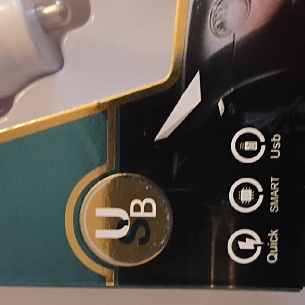SMART Car Charger - Picture 3 of 7